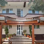 Casa Omer Гостевой дом Эфорие Норд