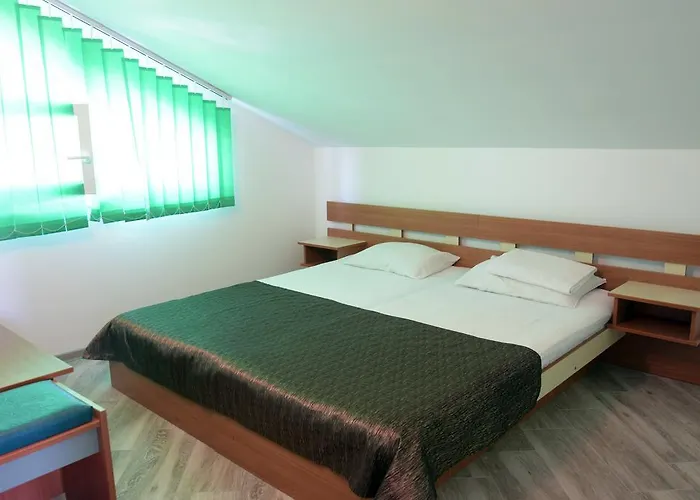 Πανσιόν Casa Omer 2*